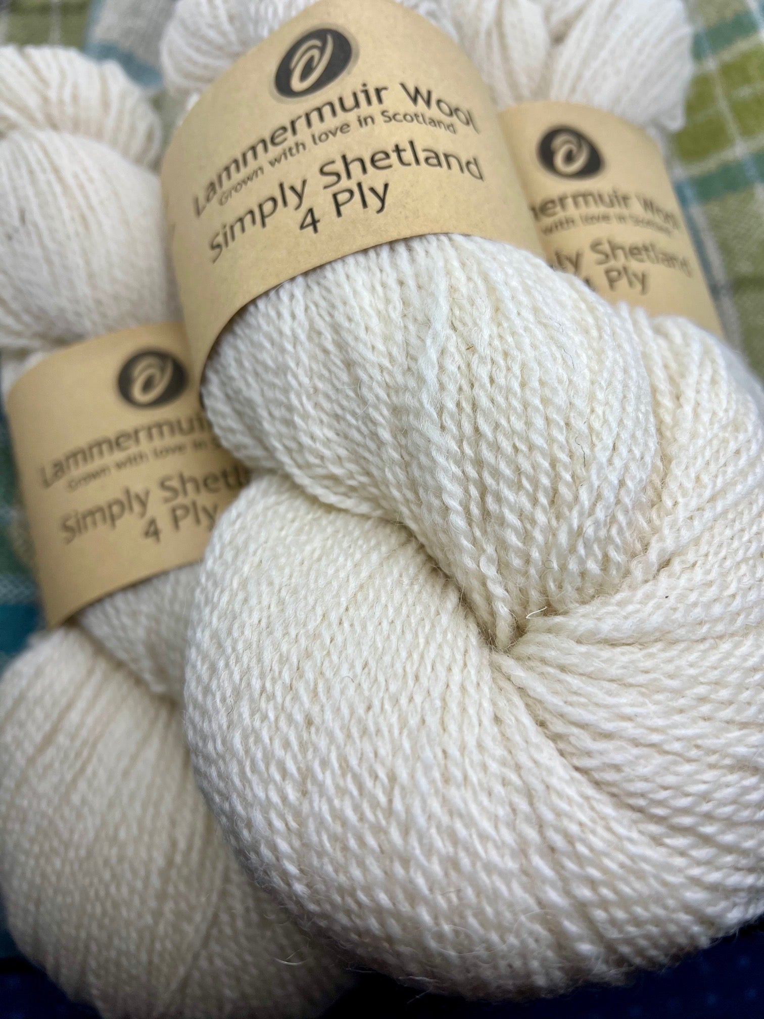 Simply Shetland 4 ply: 100g - Glas Maol
